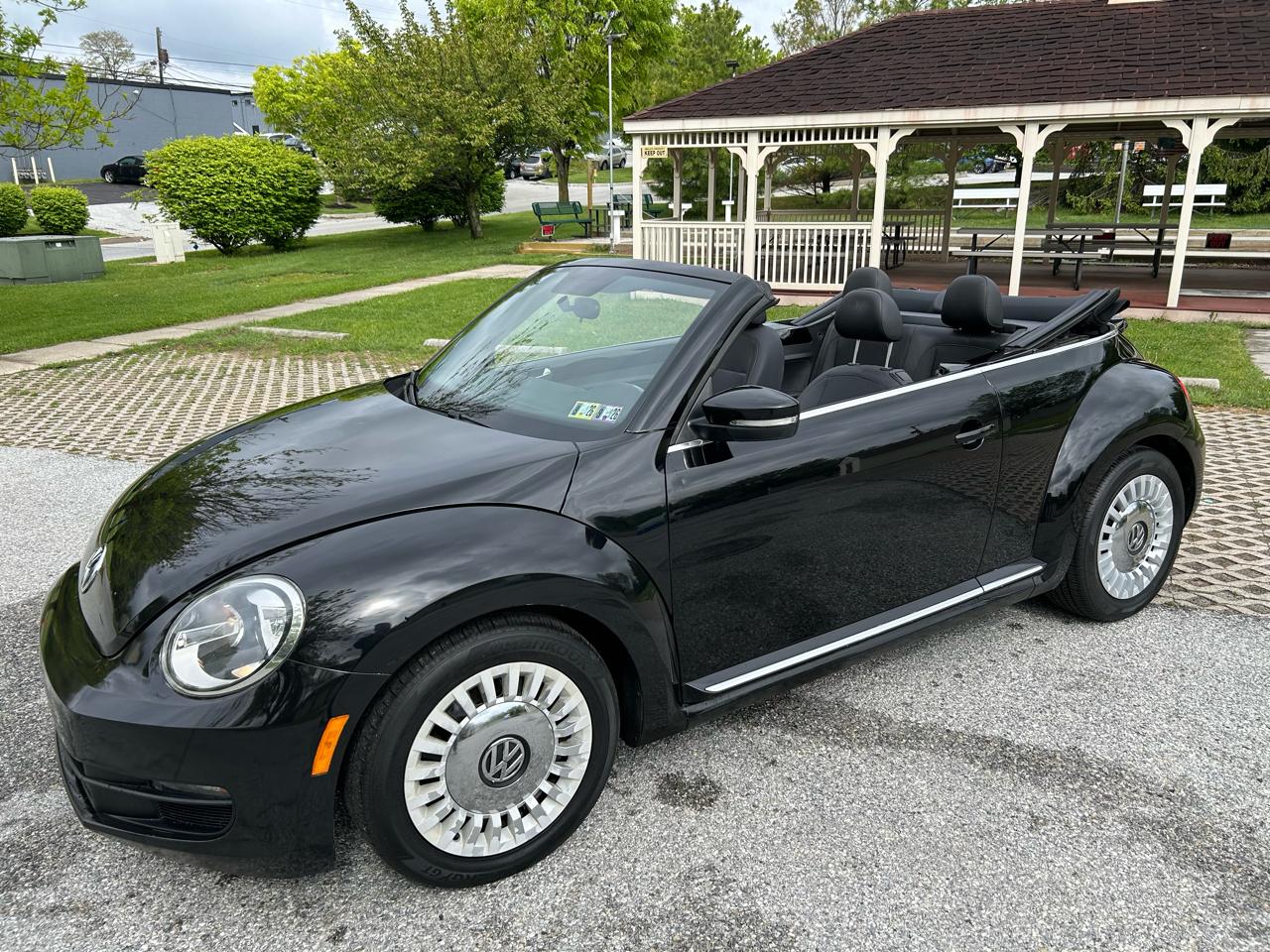 Volkswagen Beetle 2.5L Convertible 2014
