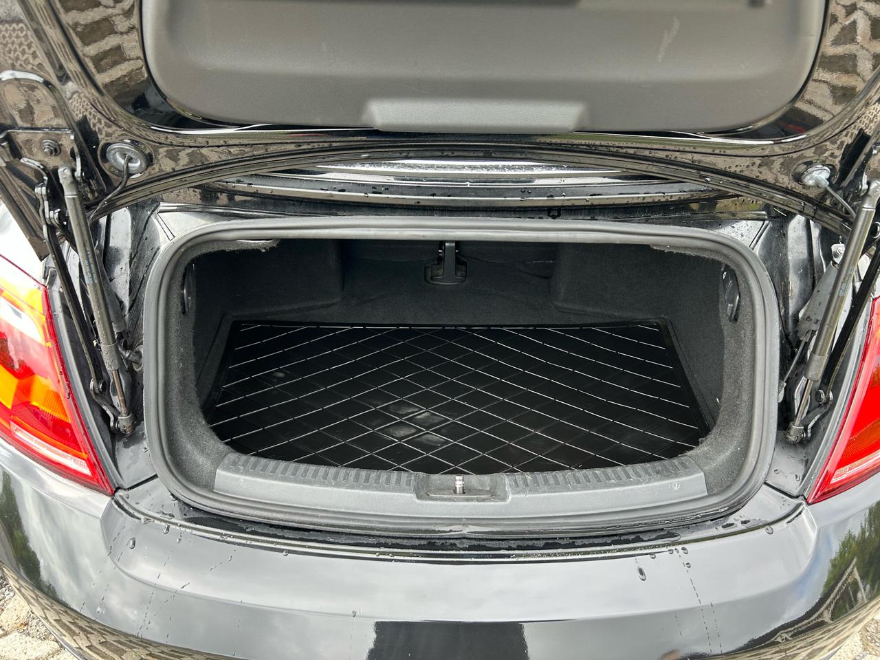 Volkswagen Beetle 2.5L Convertible 2014