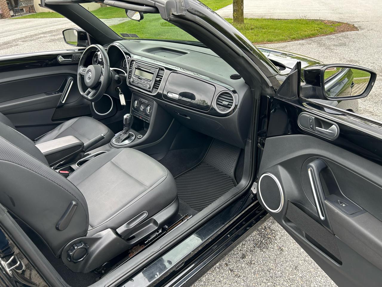 Volkswagen Beetle 2.5L Convertible 2014