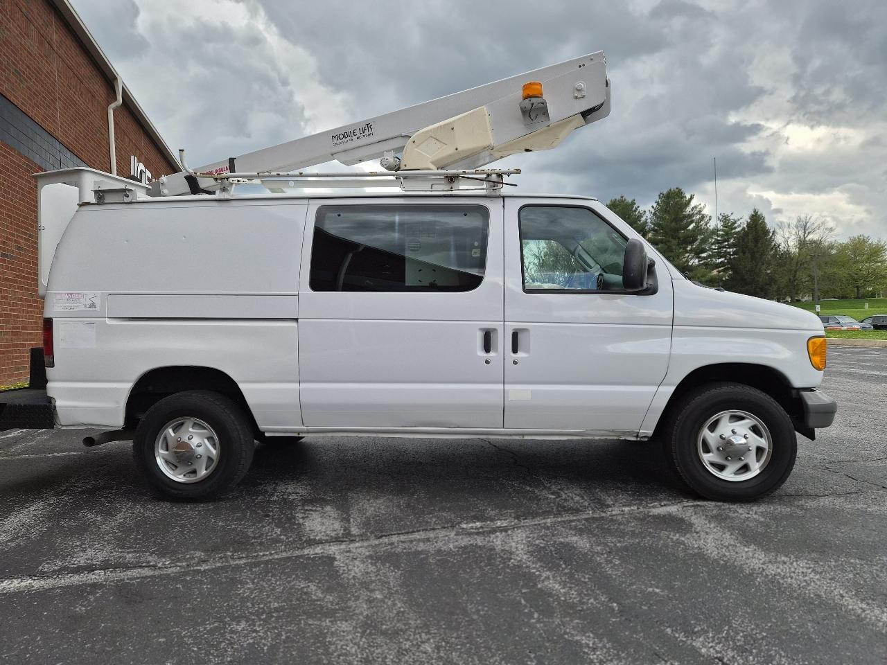 Ford Econoline E-350 Super Duty 2007