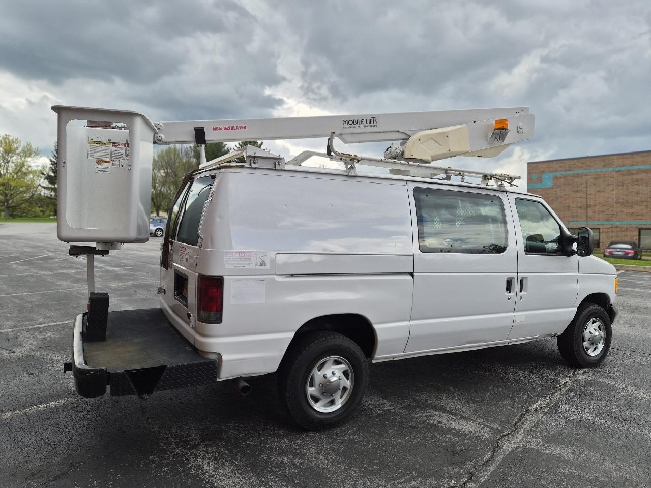 Ford Econoline E-350 Super Duty 2007