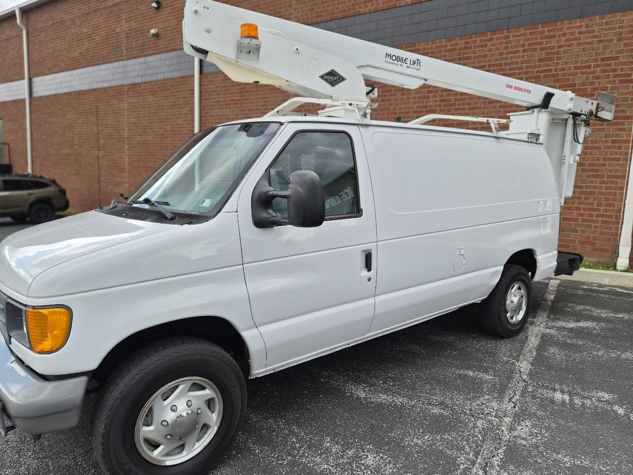 Ford Econoline E-350 Super Duty 2007