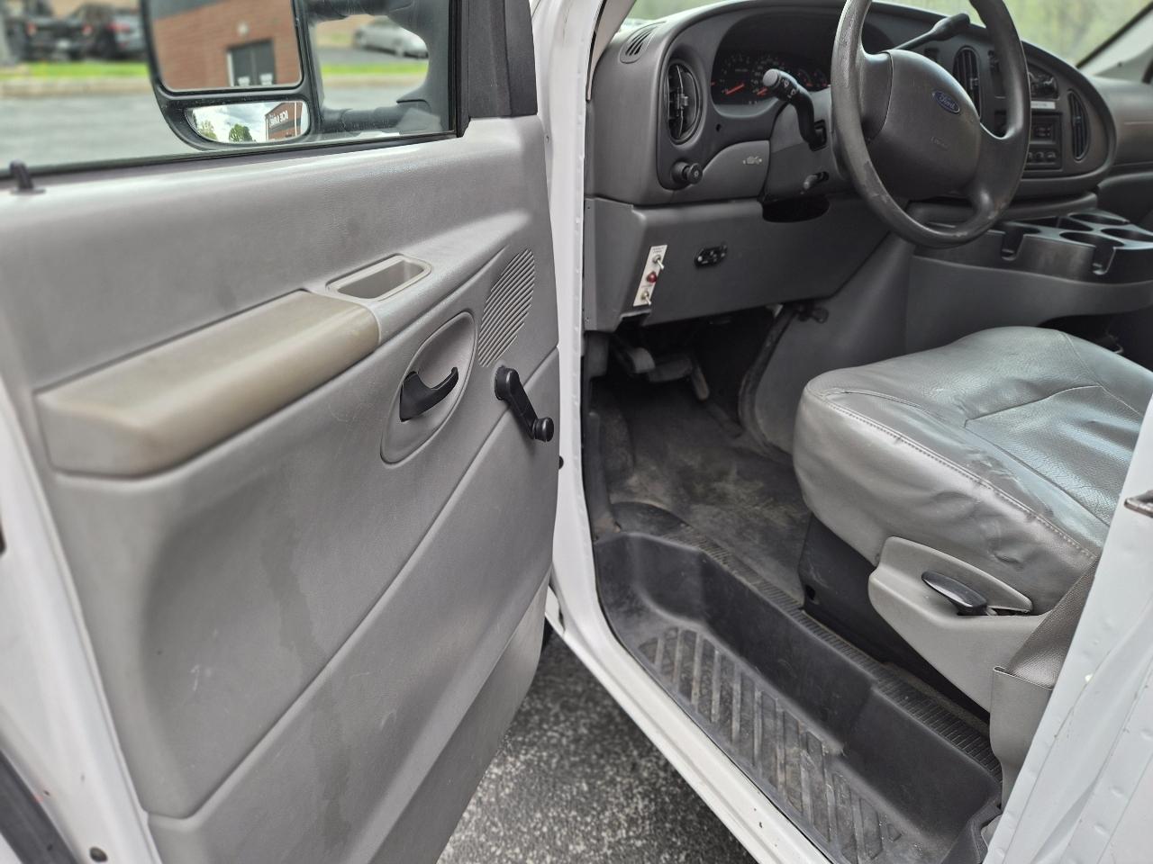 Ford Econoline E-350 Super Duty 2007