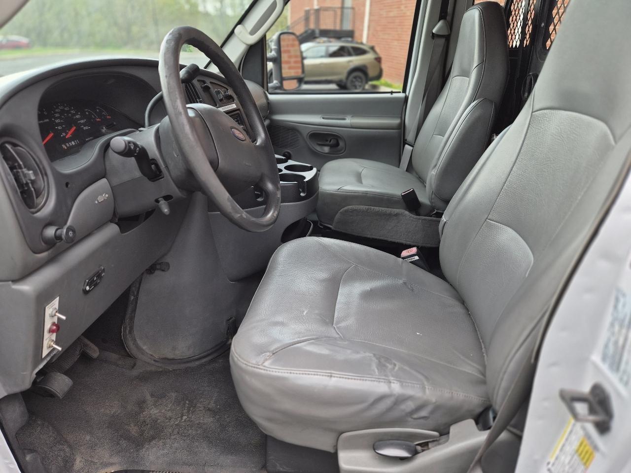 Ford Econoline E-350 Super Duty 2007