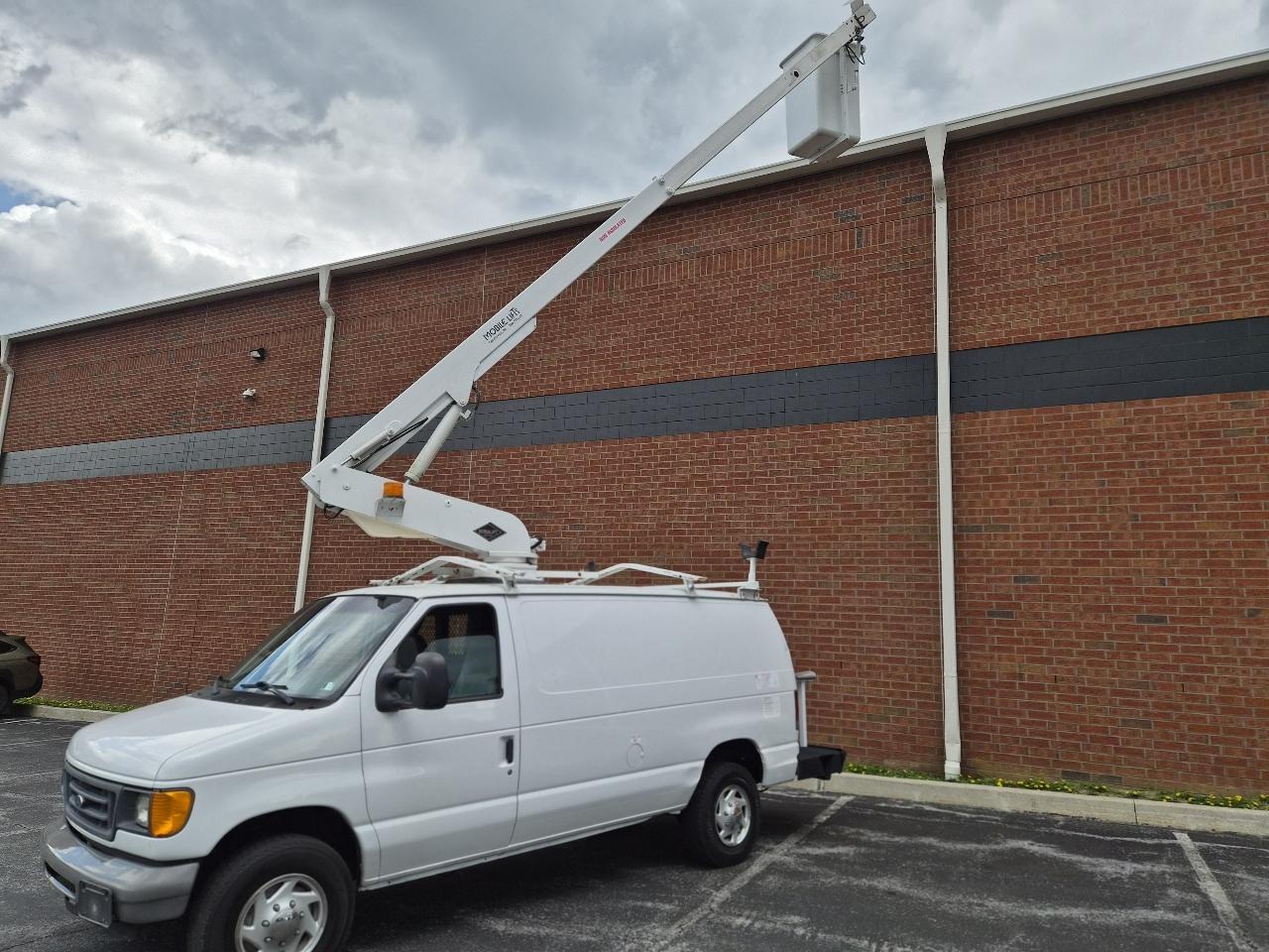 Ford Econoline E-350 Super Duty 2007