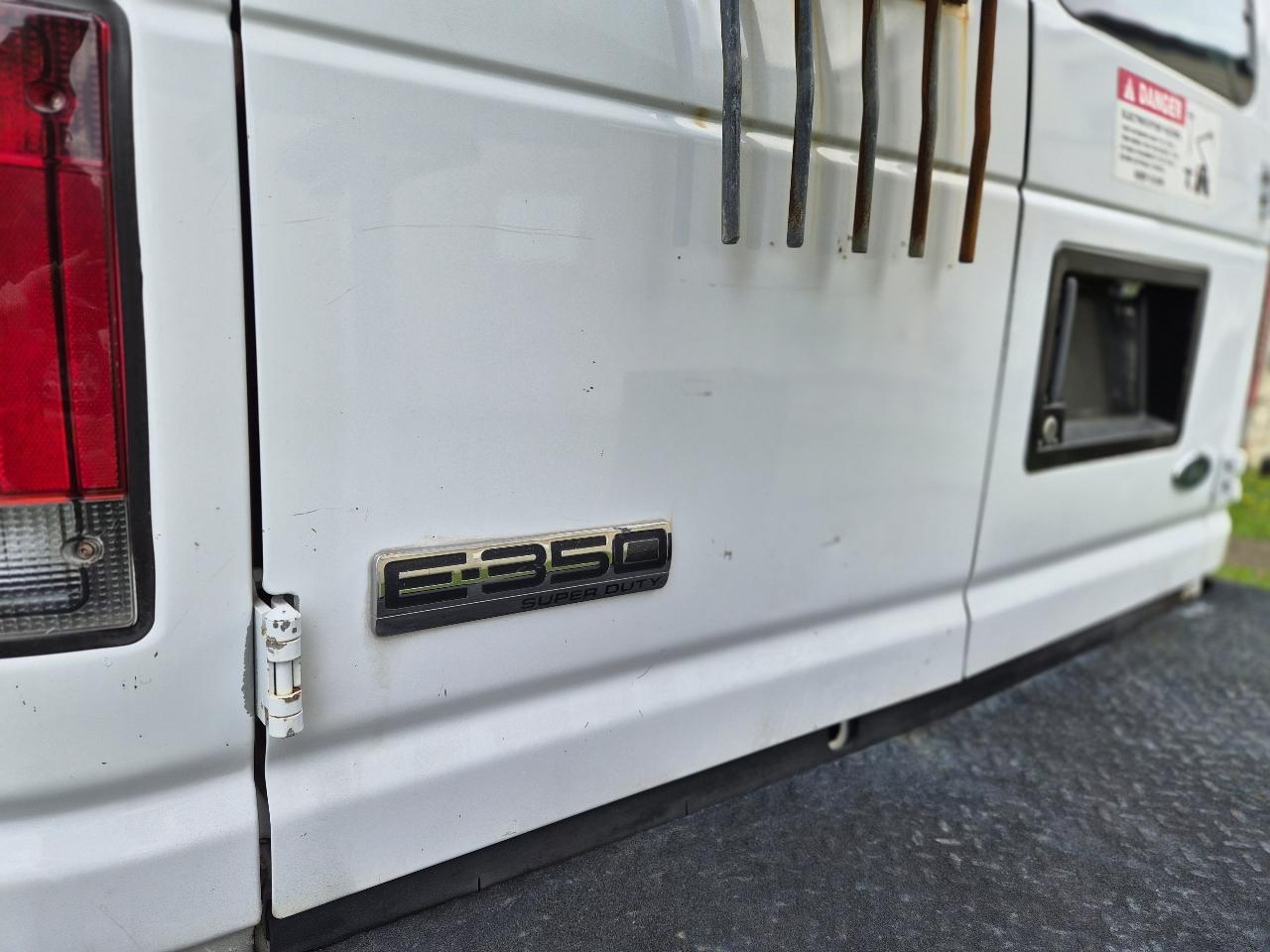 Ford Econoline E-350 Super Duty 2007