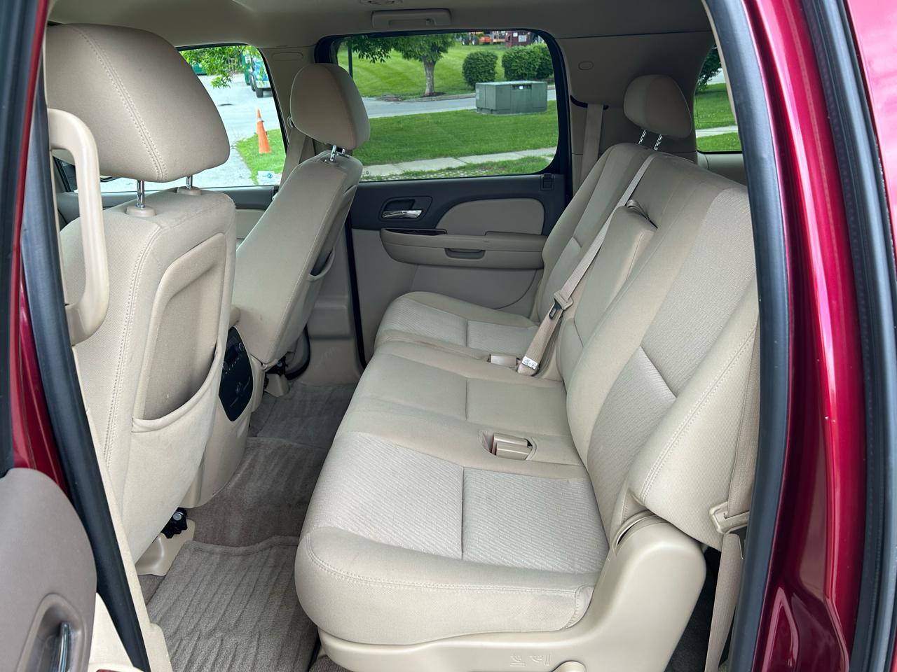 GMC Yukon XL SLE-1 1/2 Ton 4WD 2010