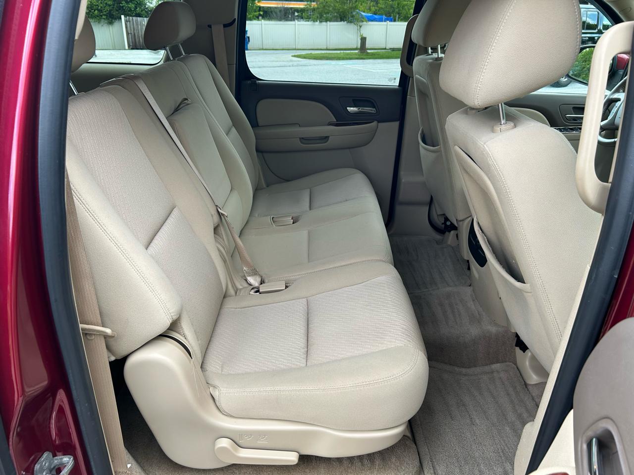 GMC Yukon XL SLE-1 1/2 Ton 4WD 2010