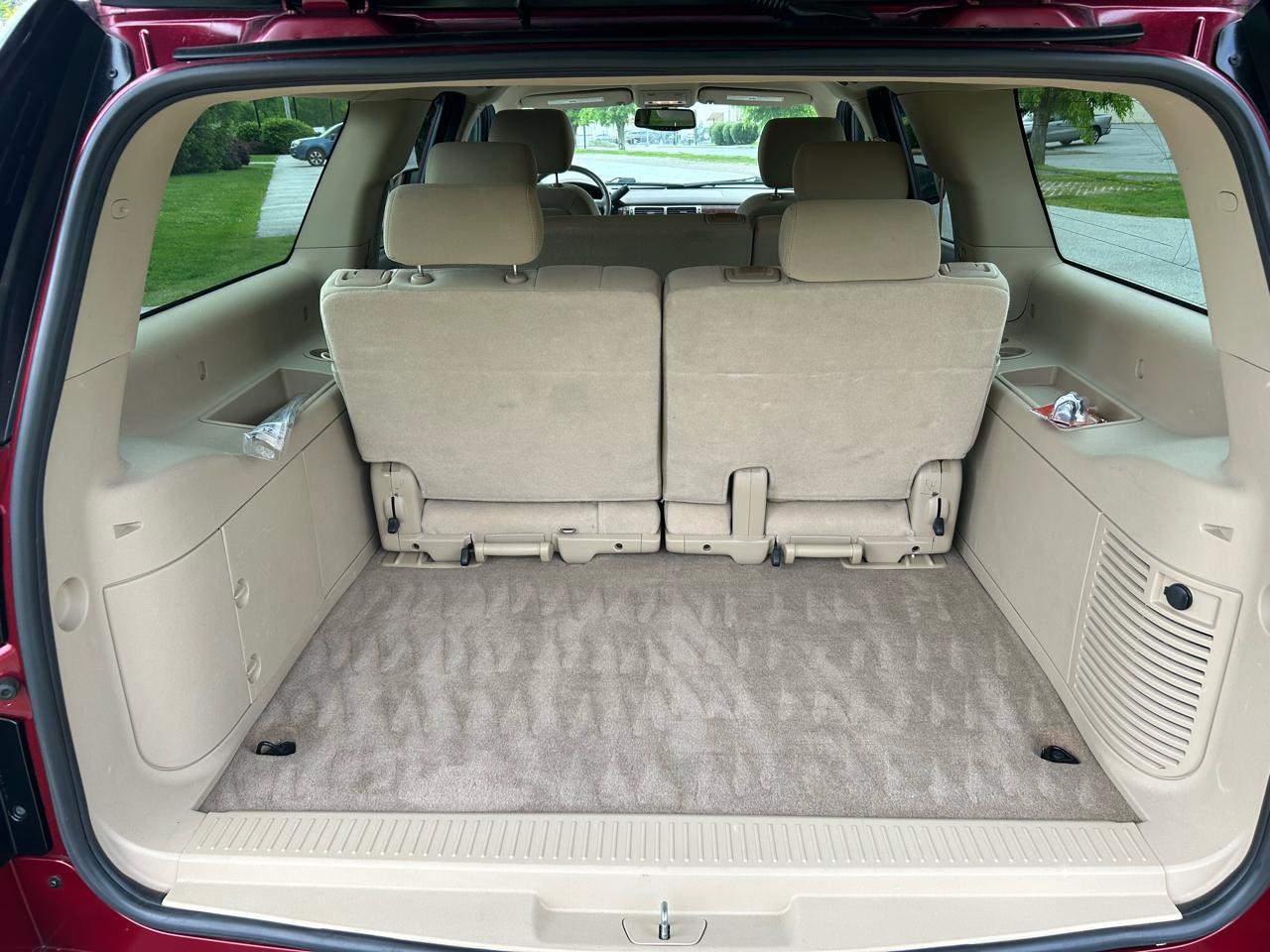 GMC Yukon XL SLE-1 1/2 Ton 4WD 2010
