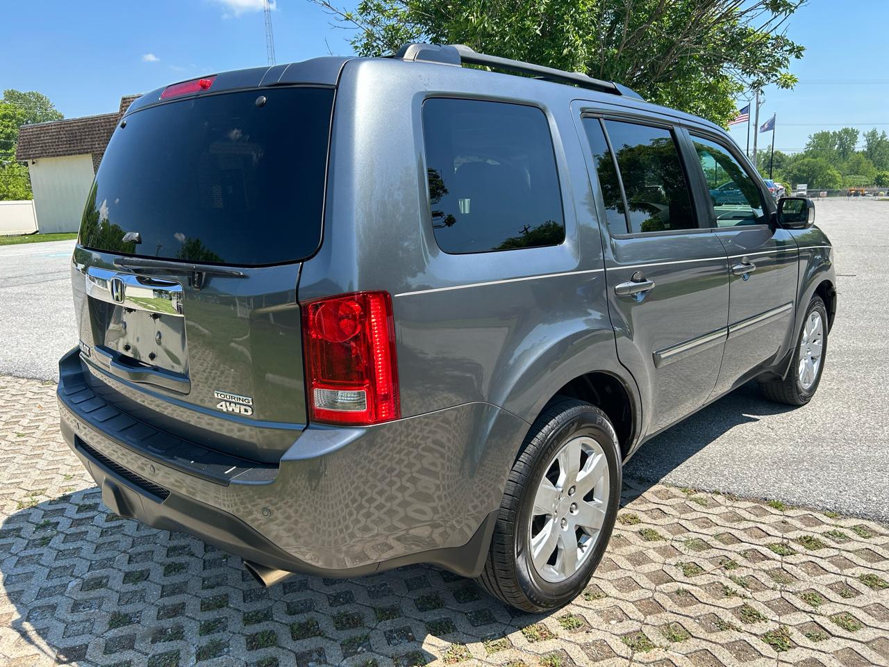 Honda Pilot Touring 4WD 5-Spd AT with DVD 2013