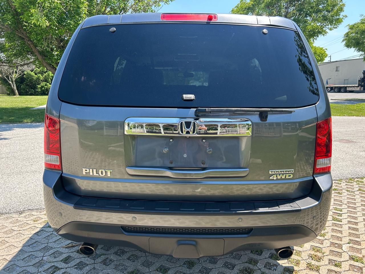 Honda Pilot Touring 4WD 5-Spd AT with DVD 2013