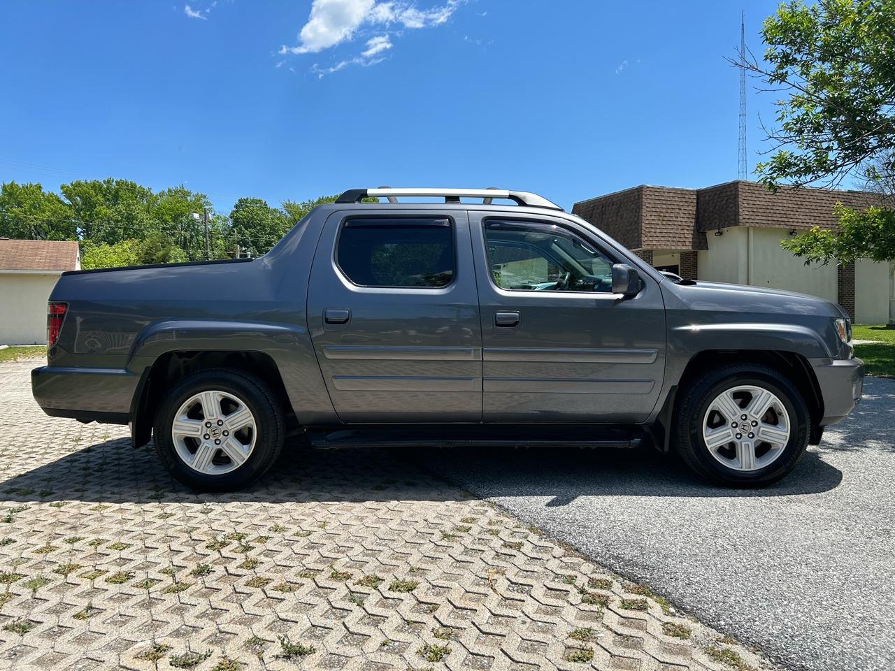Honda Ridgeline RTL w/ Leather and Navigation 2014