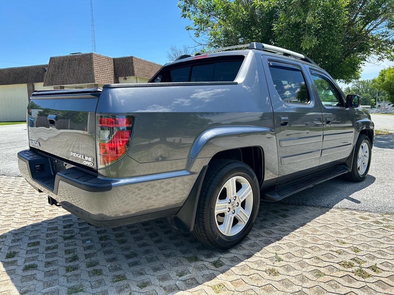 Honda Ridgeline RTL w/ Leather and Navigation 2014