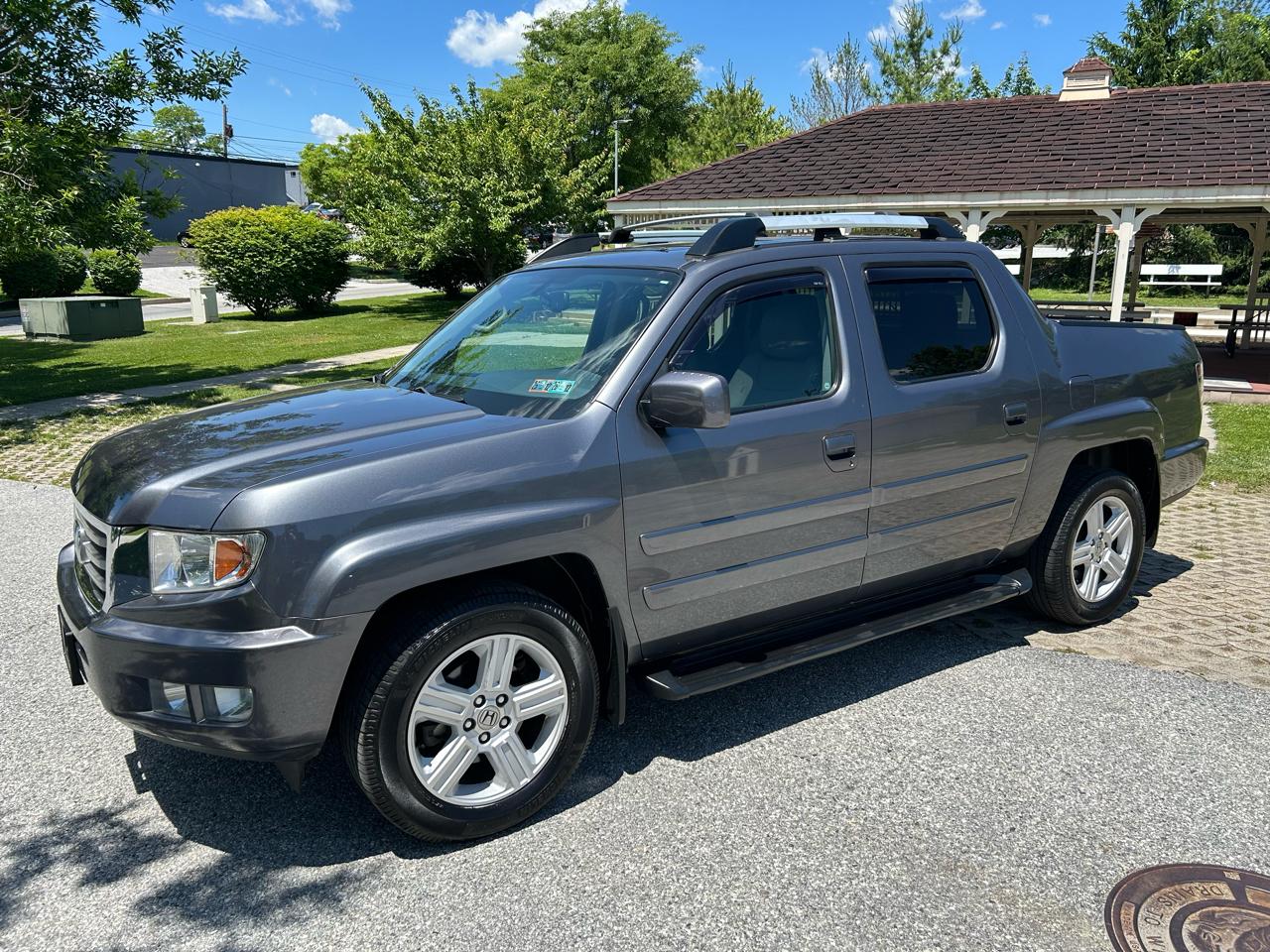 Honda Ridgeline RTL w/ Leather and Navigation 2014