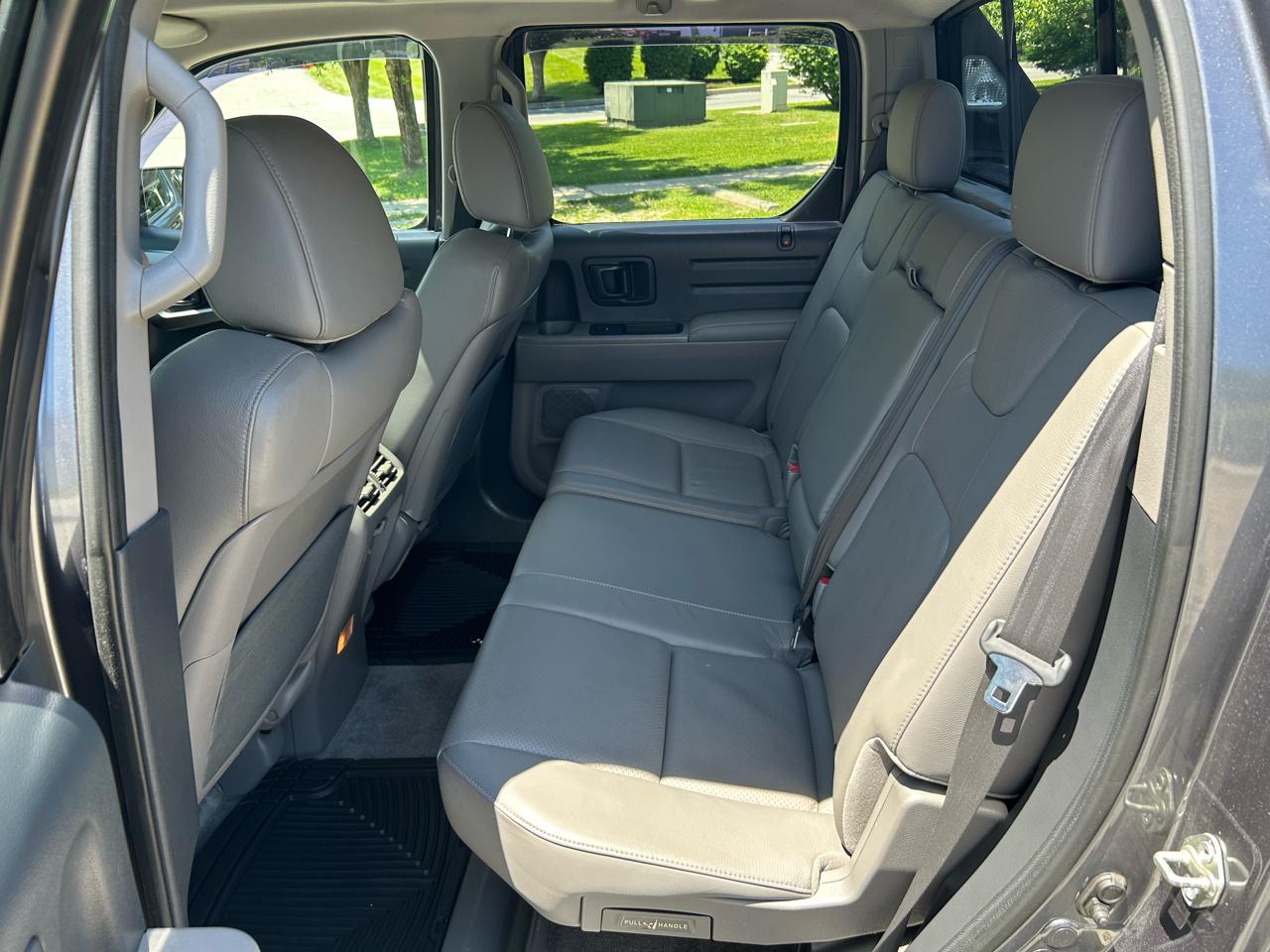 Honda Ridgeline RTL w/ Leather and Navigation 2014