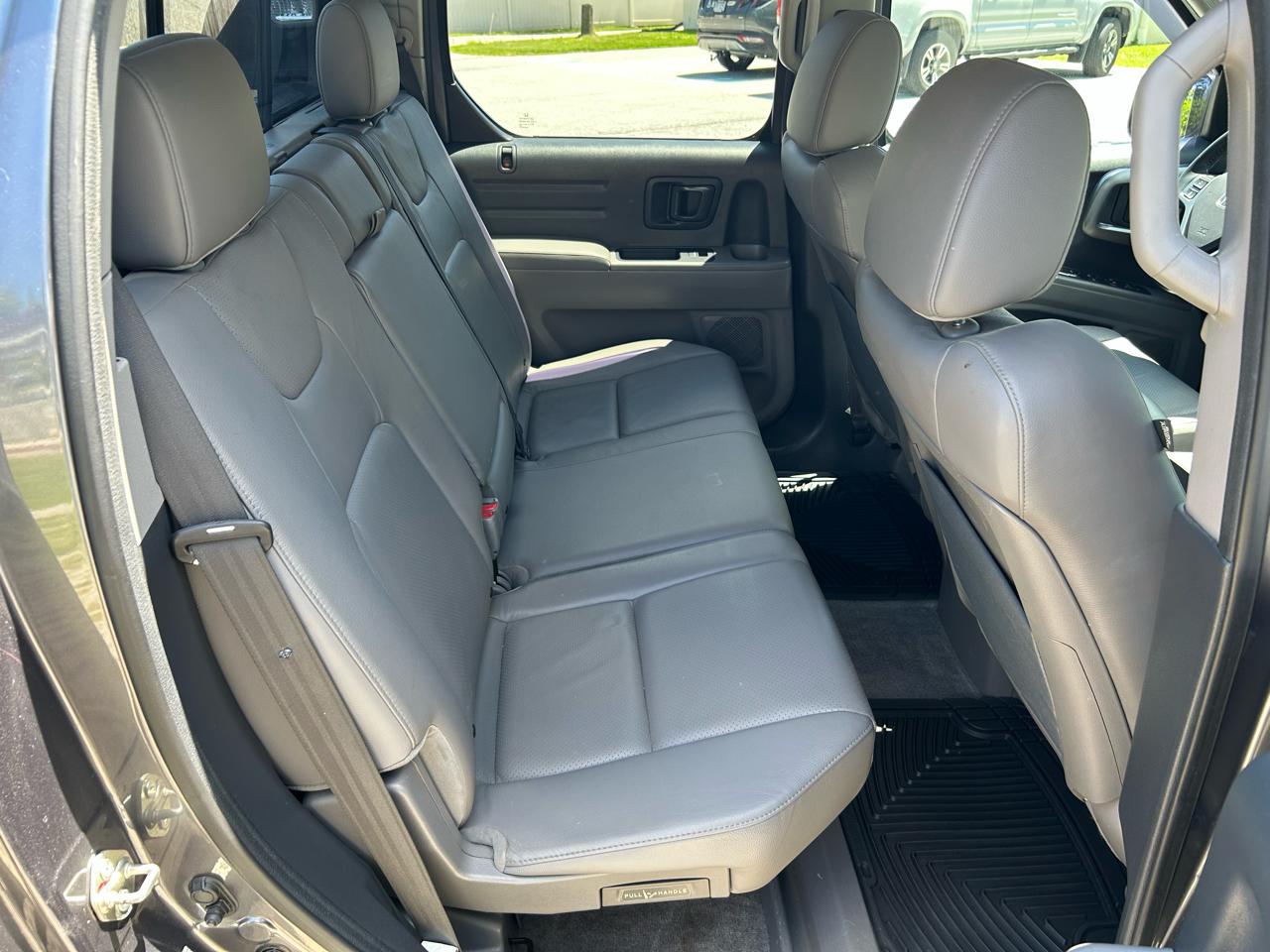 Honda Ridgeline RTL w/ Leather and Navigation 2014
