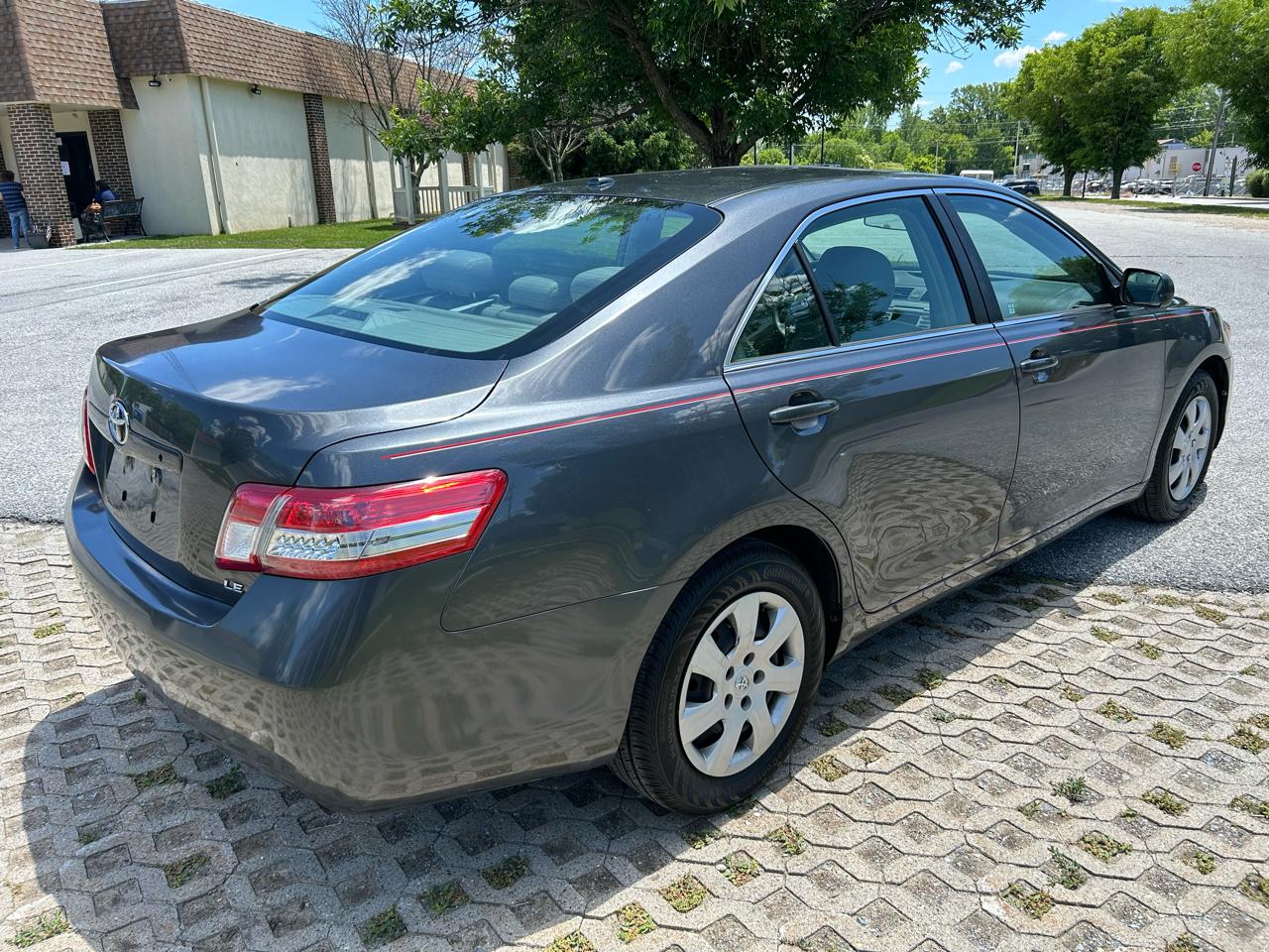 Toyota Camry Base 6-Spd AT 2011