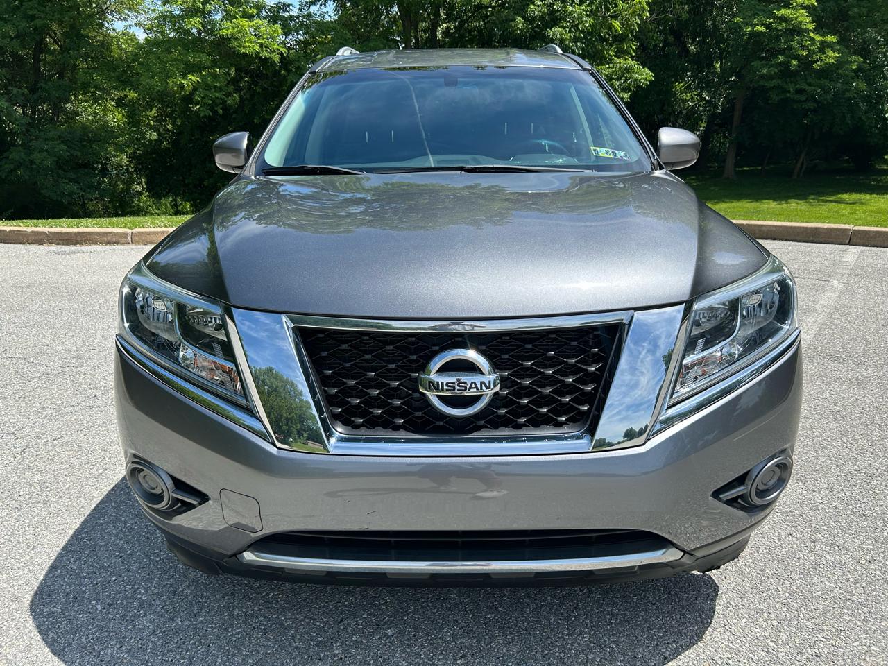 Nissan Pathfinder SV 4WD 2015