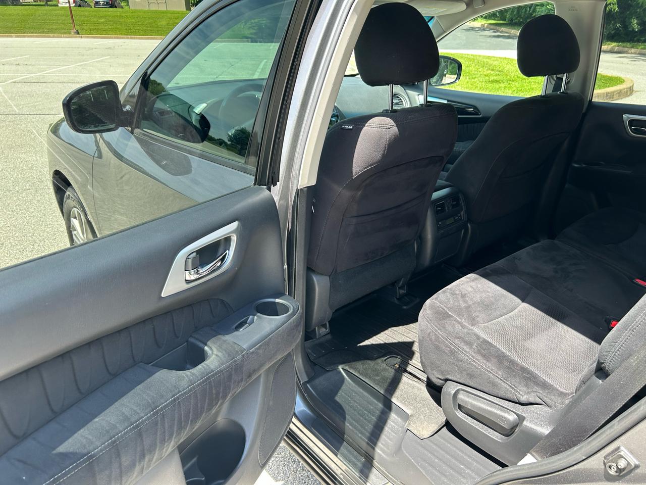 Nissan Pathfinder SV 4WD 2015