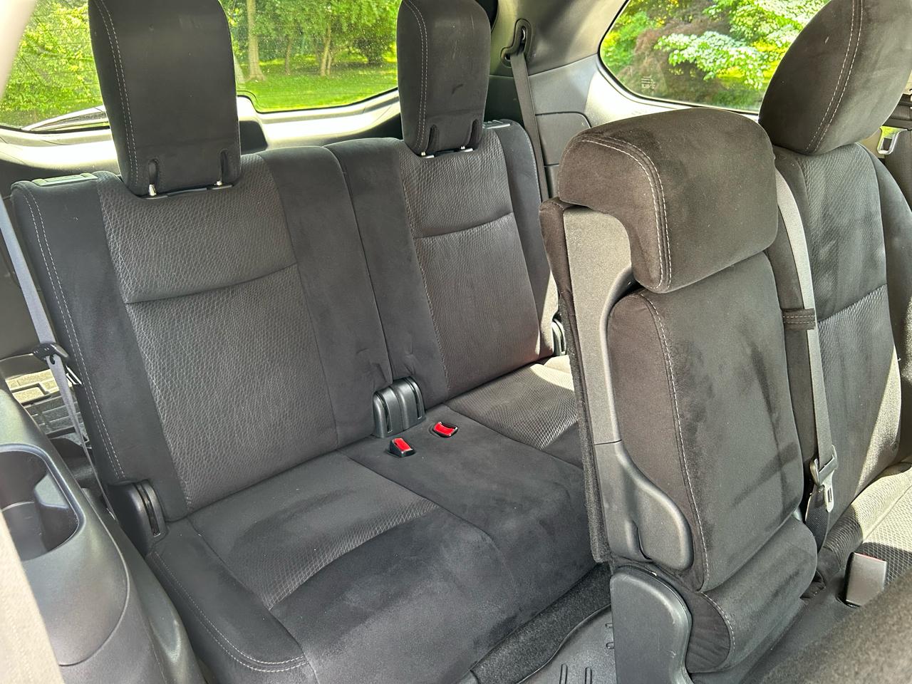 Nissan Pathfinder SV 4WD 2015