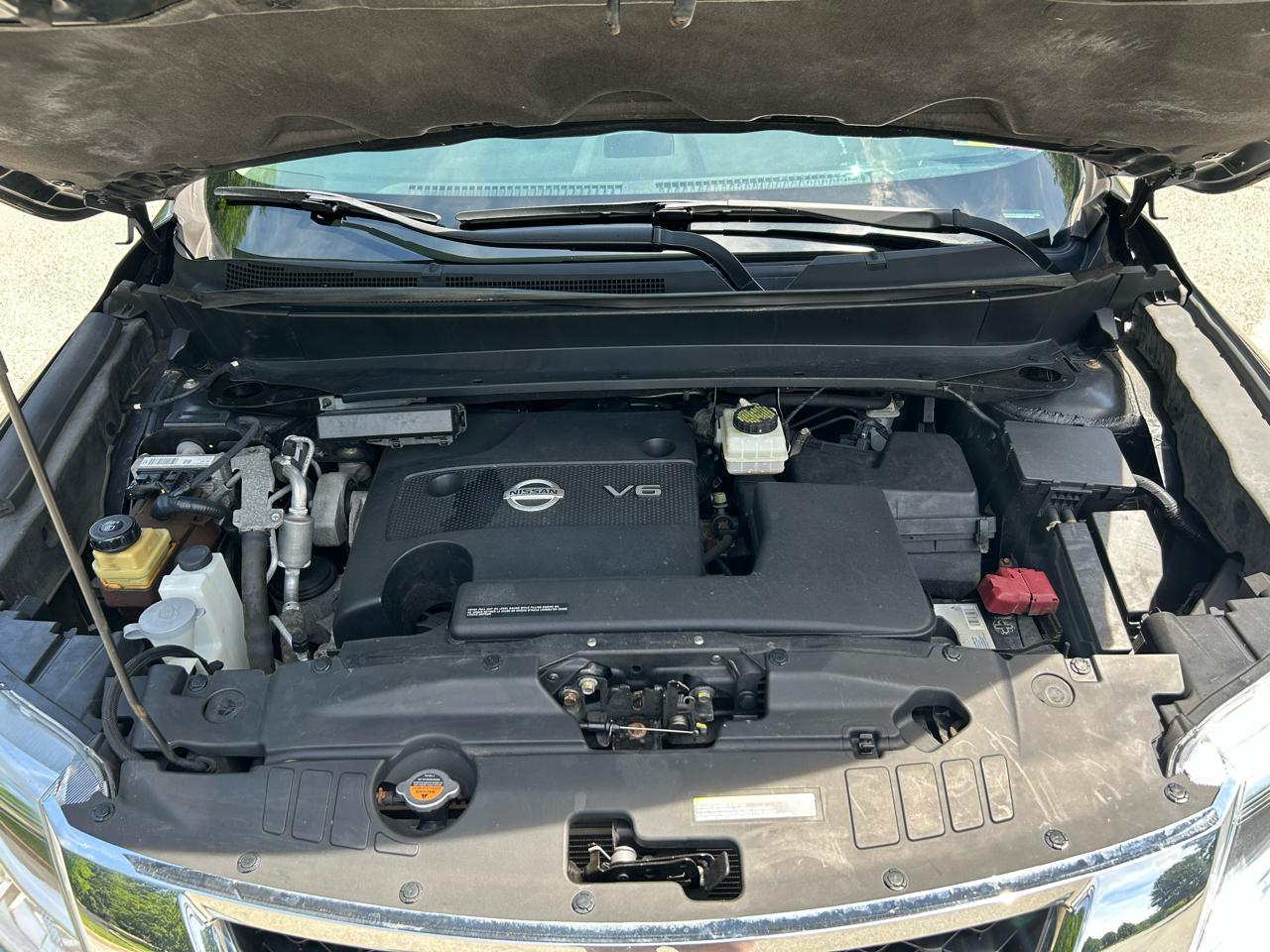 Nissan Pathfinder SV 4WD 2015