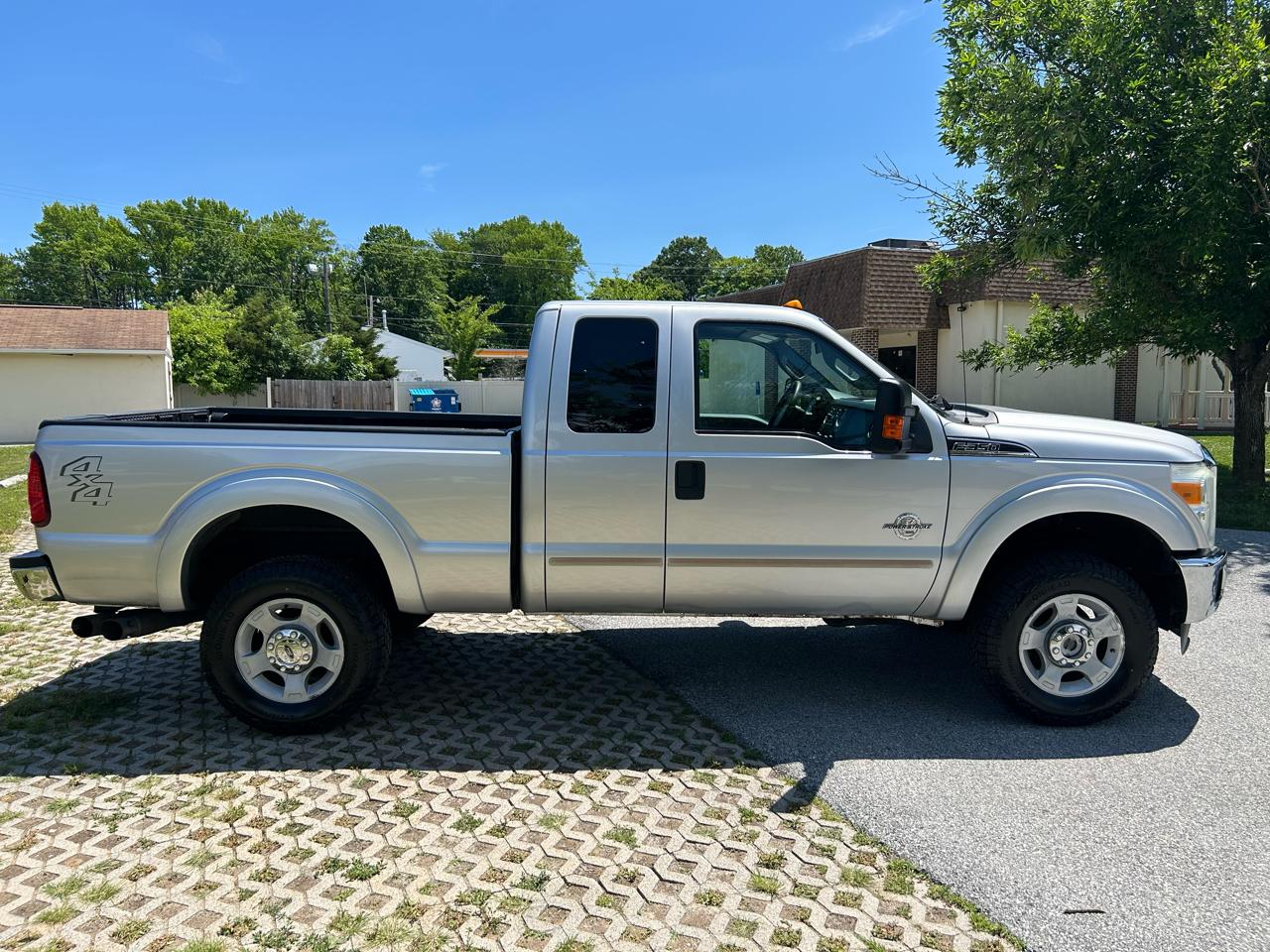Ford F-350 SD XLT SuperCab 4WD 2011