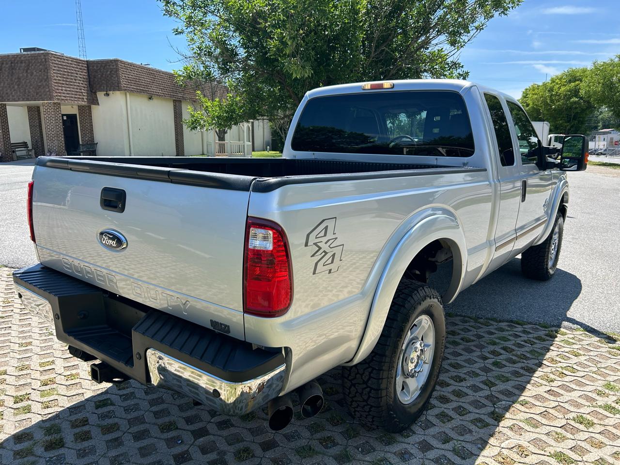 Ford F-350 SD XLT SuperCab 4WD 2011