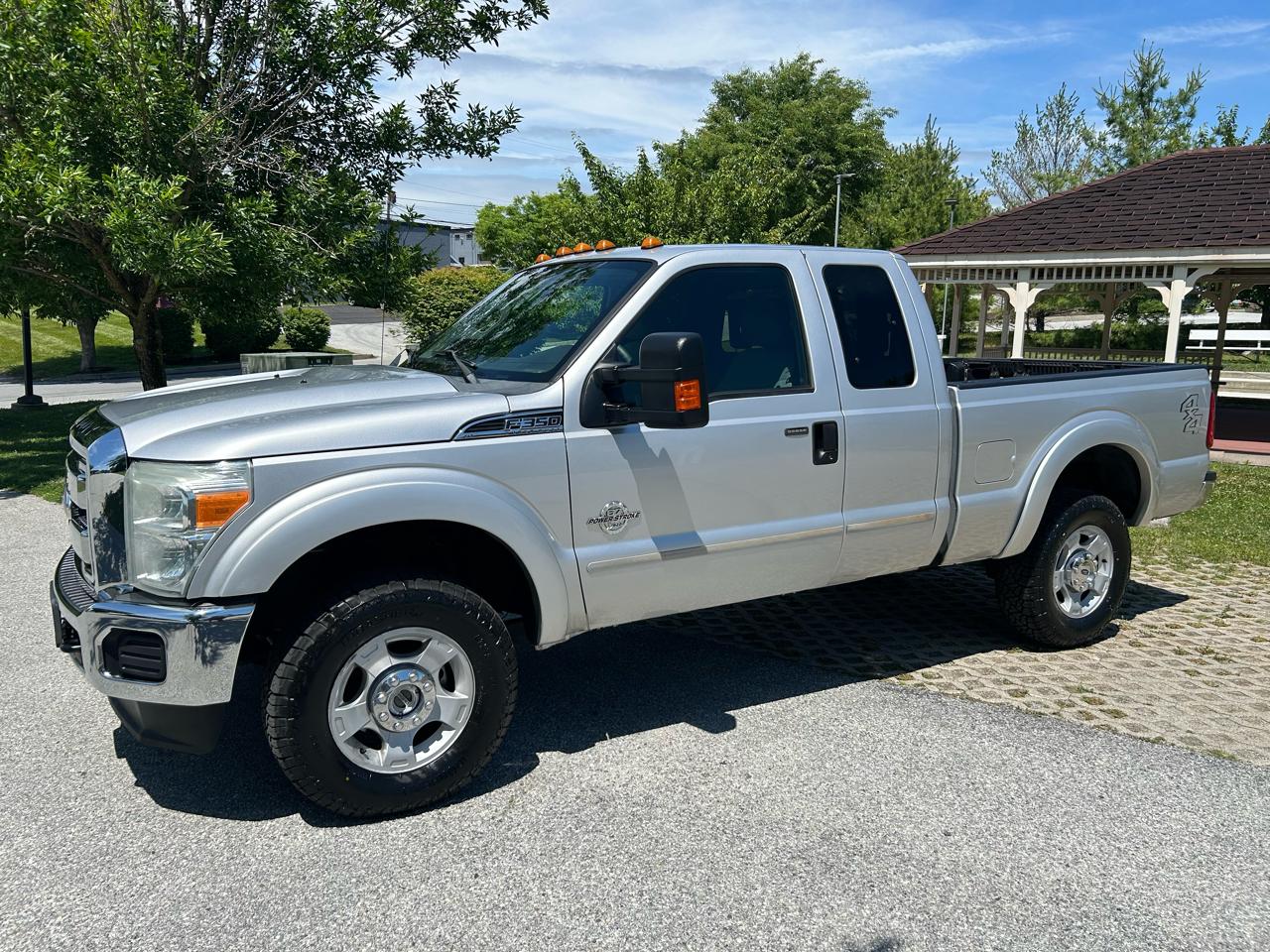 Ford F-350 SD XLT SuperCab 4WD 2011