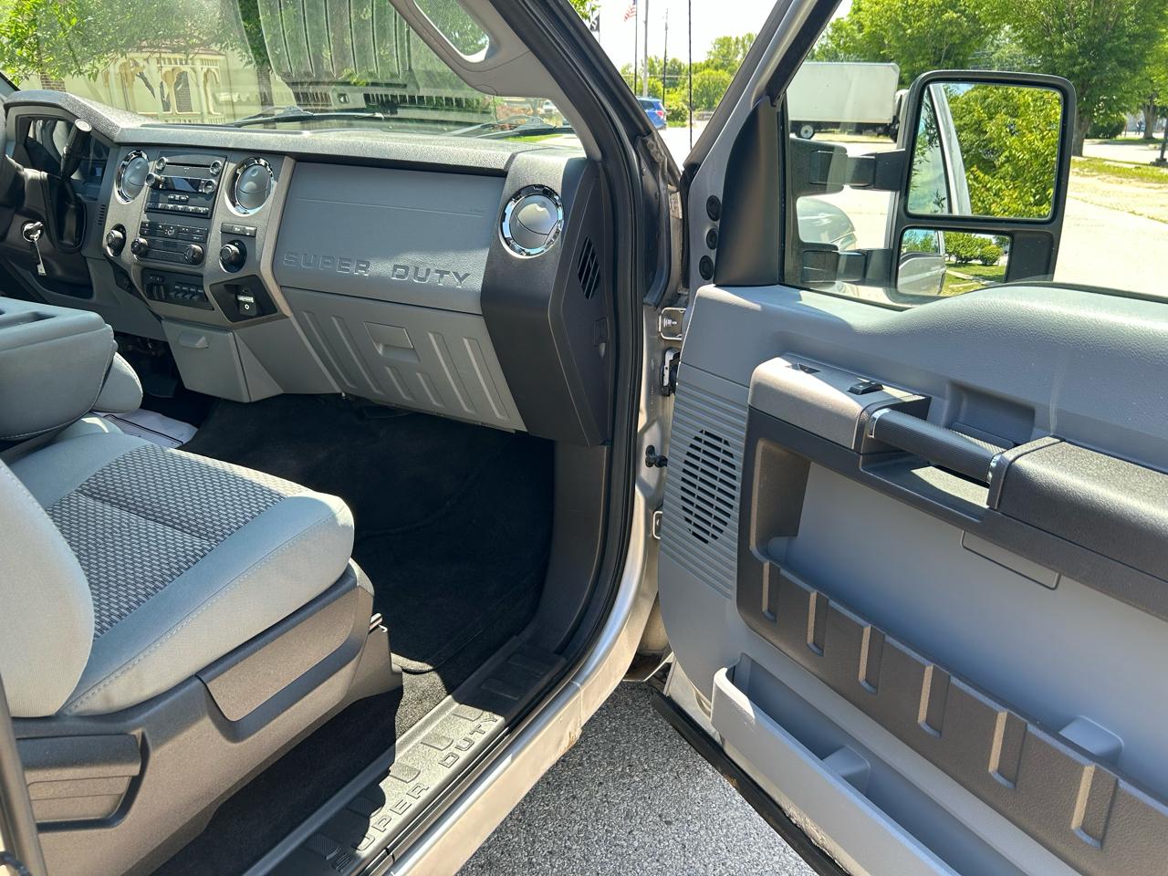 Ford F-350 SD XLT SuperCab 4WD 2011