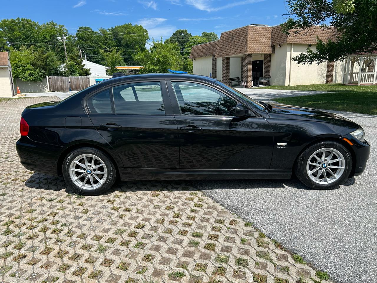 BMW 3-Series 328i xDrive 2010