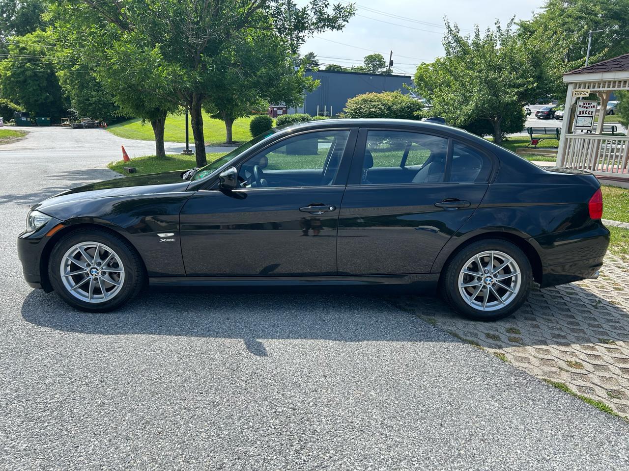 BMW 3-Series 328i xDrive 2010