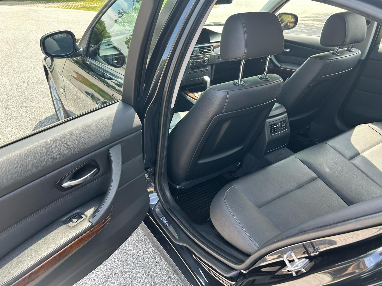 BMW 3-Series 328i xDrive 2010