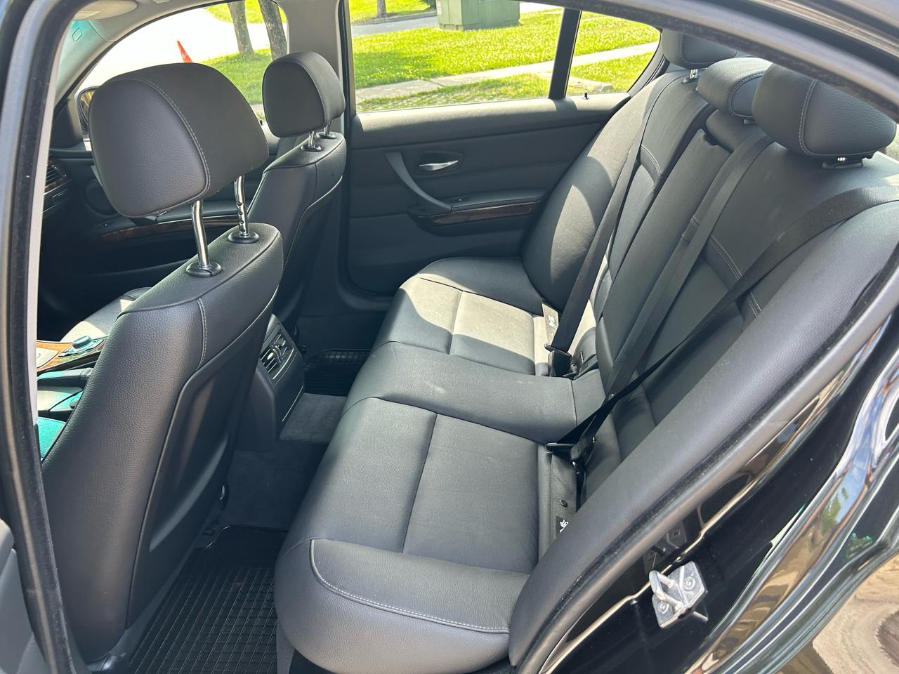 BMW 3-Series 328i xDrive 2010