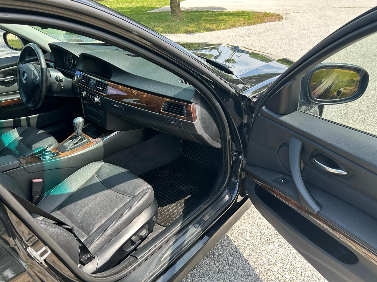 BMW 3-Series 328i xDrive 2010