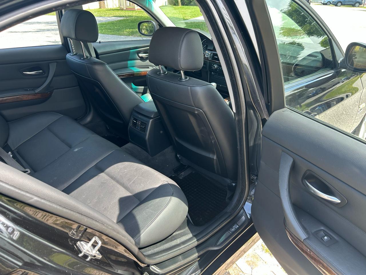 BMW 3-Series 328i xDrive 2010