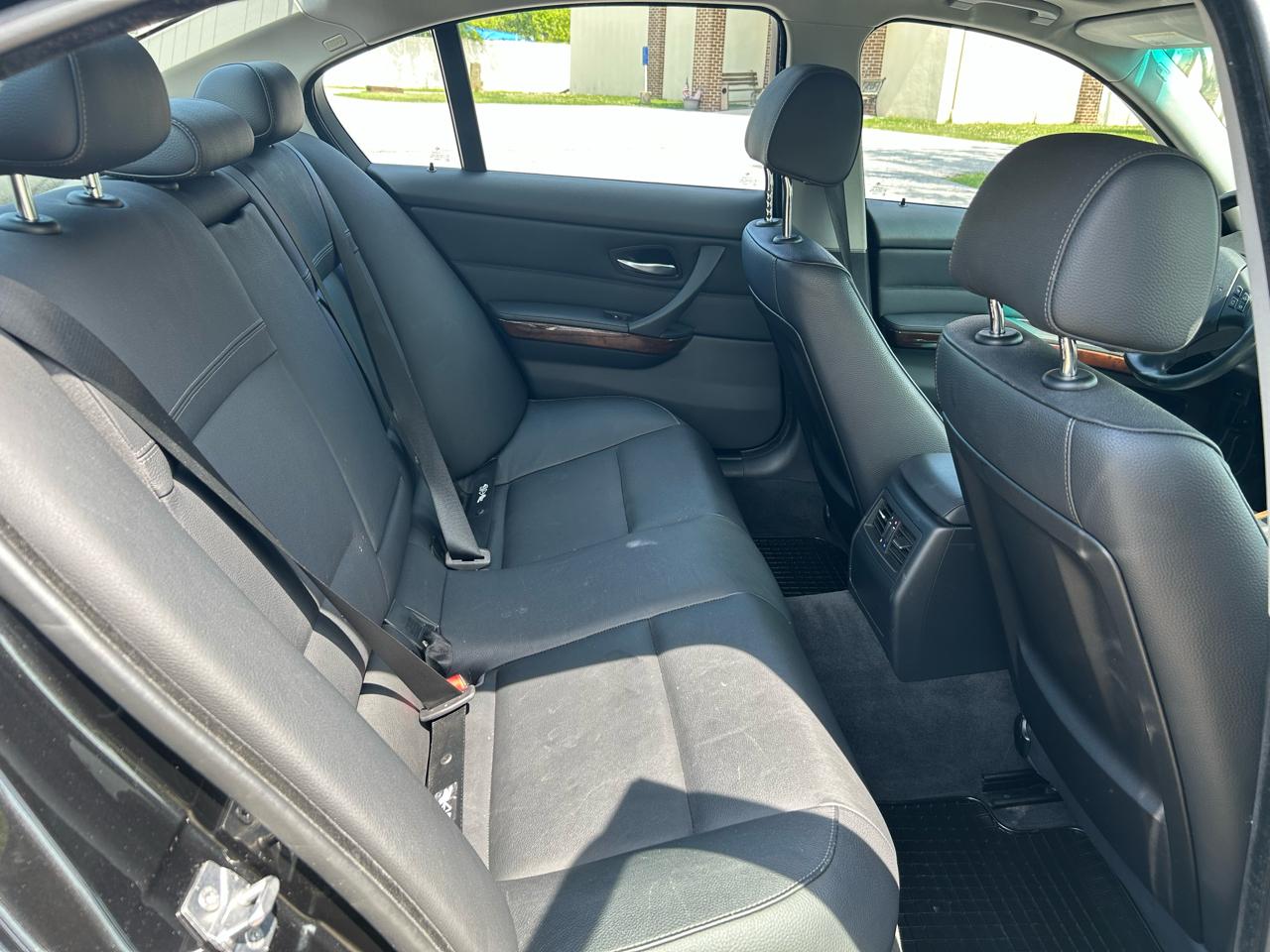 BMW 3-Series 328i xDrive 2010