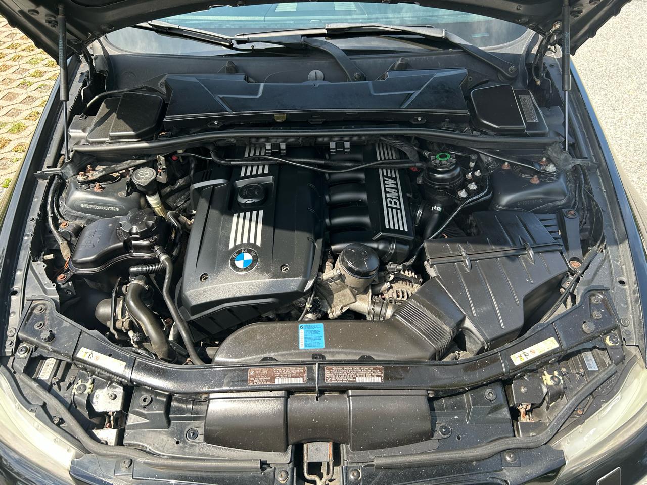 BMW 3-Series 328i xDrive 2010