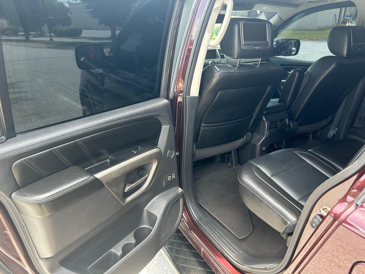 Nissan Armada SV 4WD 2015