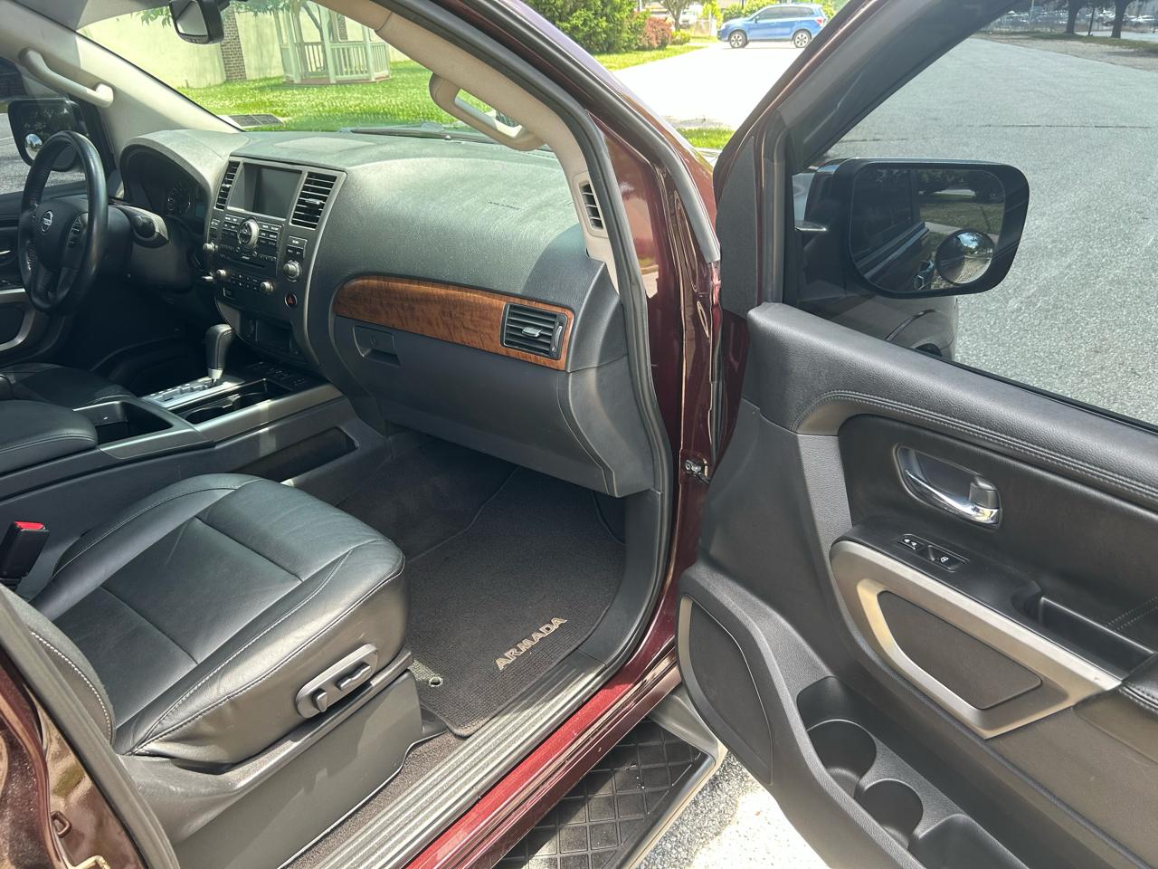 Nissan Armada SV 4WD 2015
