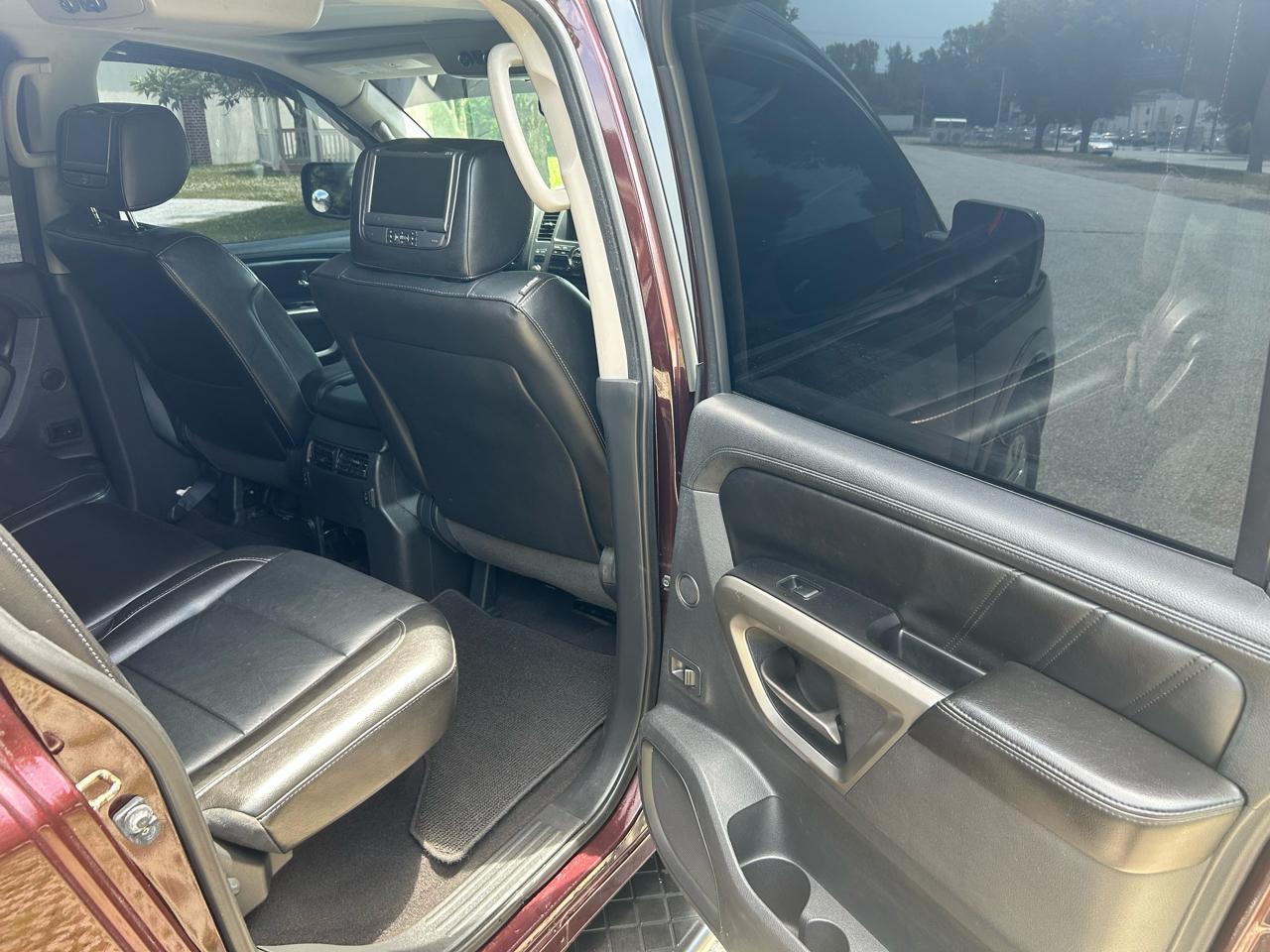 Nissan Armada SV 4WD 2015
