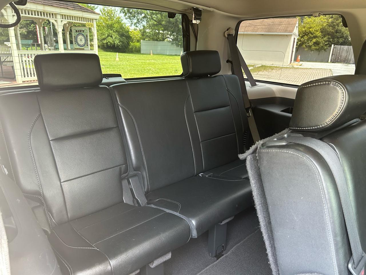 Nissan Armada SV 4WD 2015