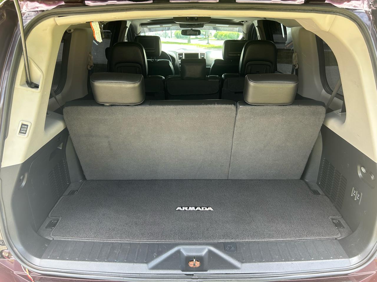 Nissan Armada SV 4WD 2015