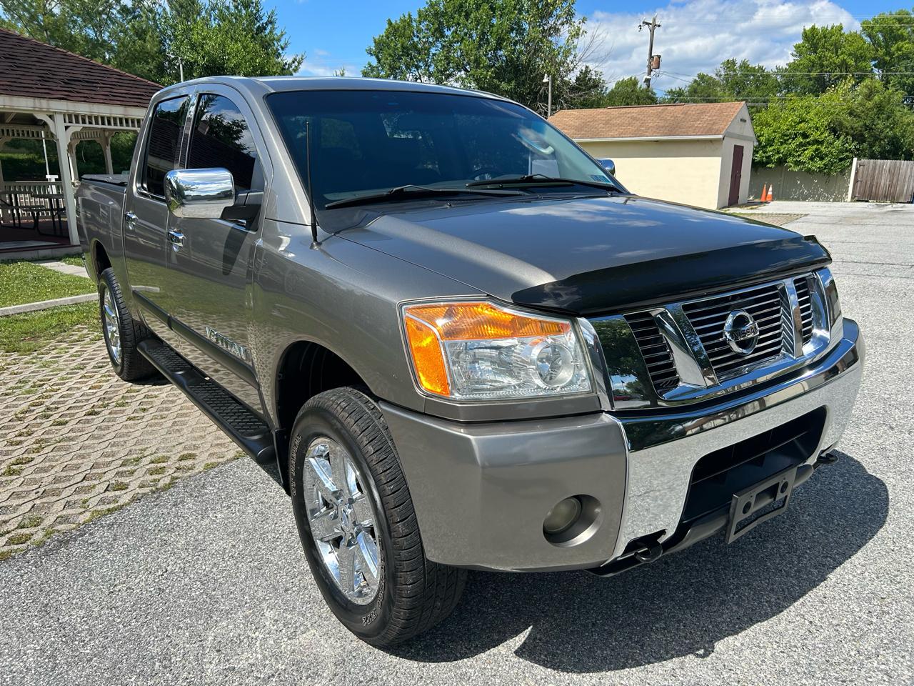 Nissan Titan LE Crew Cab 4WD 2007