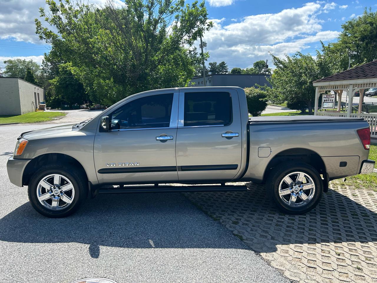 Nissan Titan LE Crew Cab 4WD 2007
