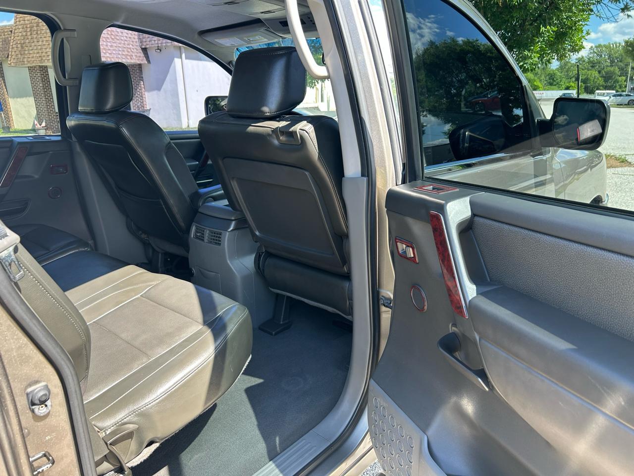 Nissan Titan LE Crew Cab 4WD 2007