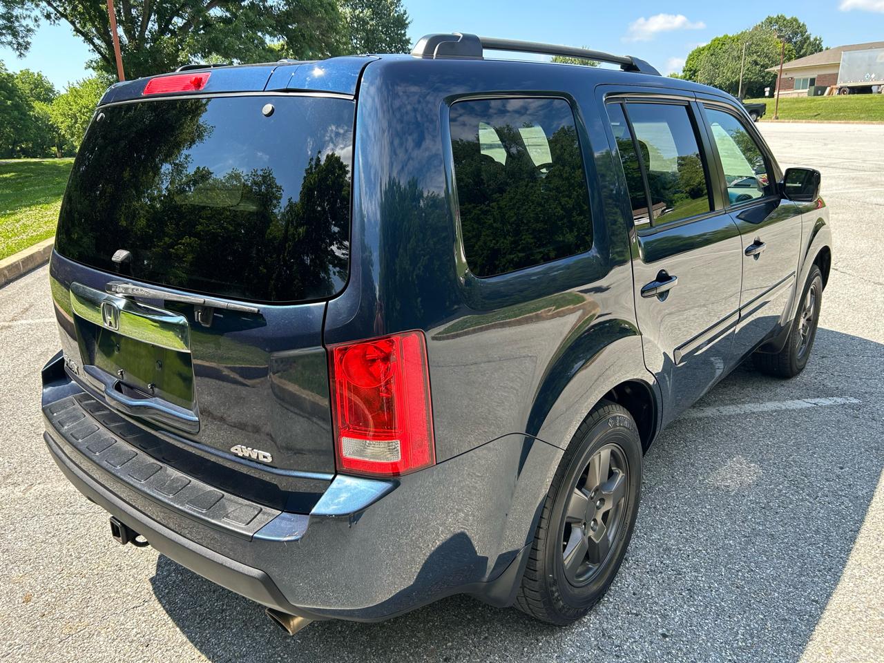 Honda Pilot EX-L 4WD 5-Spd AT 2011