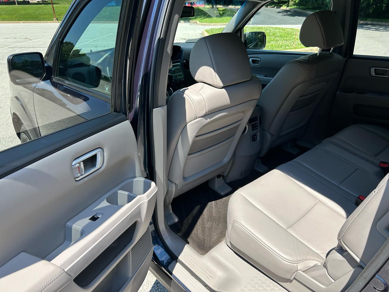 Honda Pilot EX-L 4WD 5-Spd AT 2011