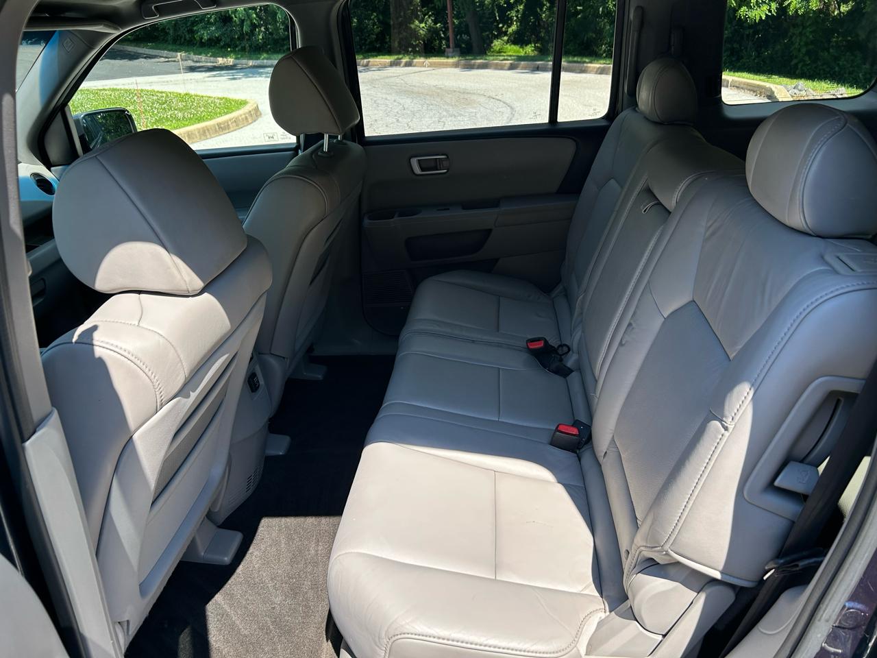 Honda Pilot EX-L 4WD 5-Spd AT 2011