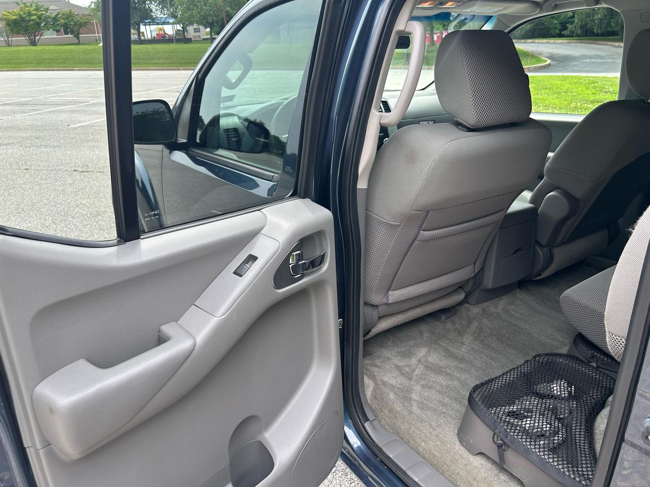 Nissan Frontier PRO-4X Crew Cab 4WD 2014