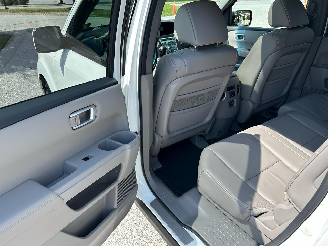 Honda Pilot EX-L 4WD 5-Spd AT 2011